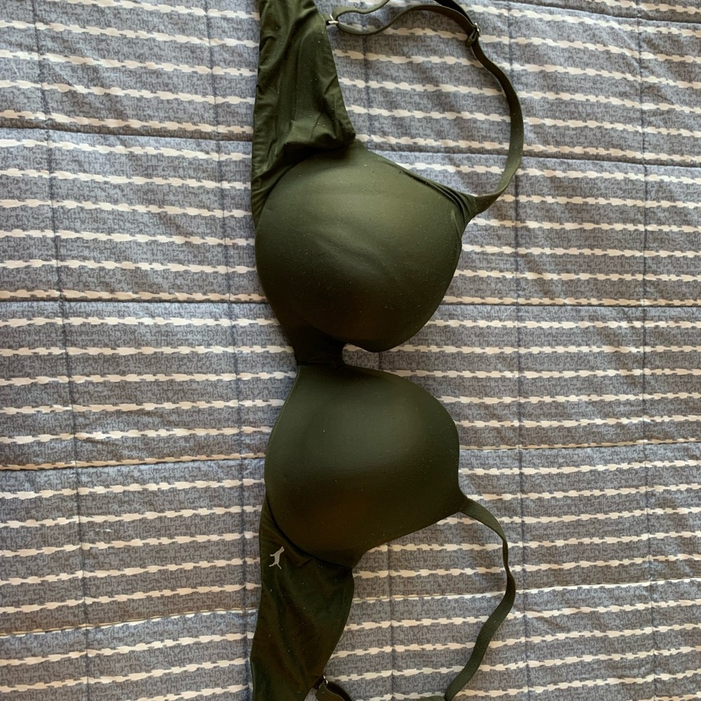Pink bra (dark green)